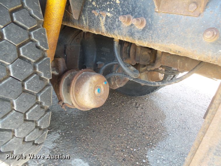 image for item EF9542 2001 Sterling LT9511 dump truck