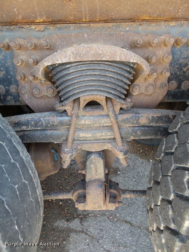 image for item EF9542 2001 Sterling LT9511 dump truck