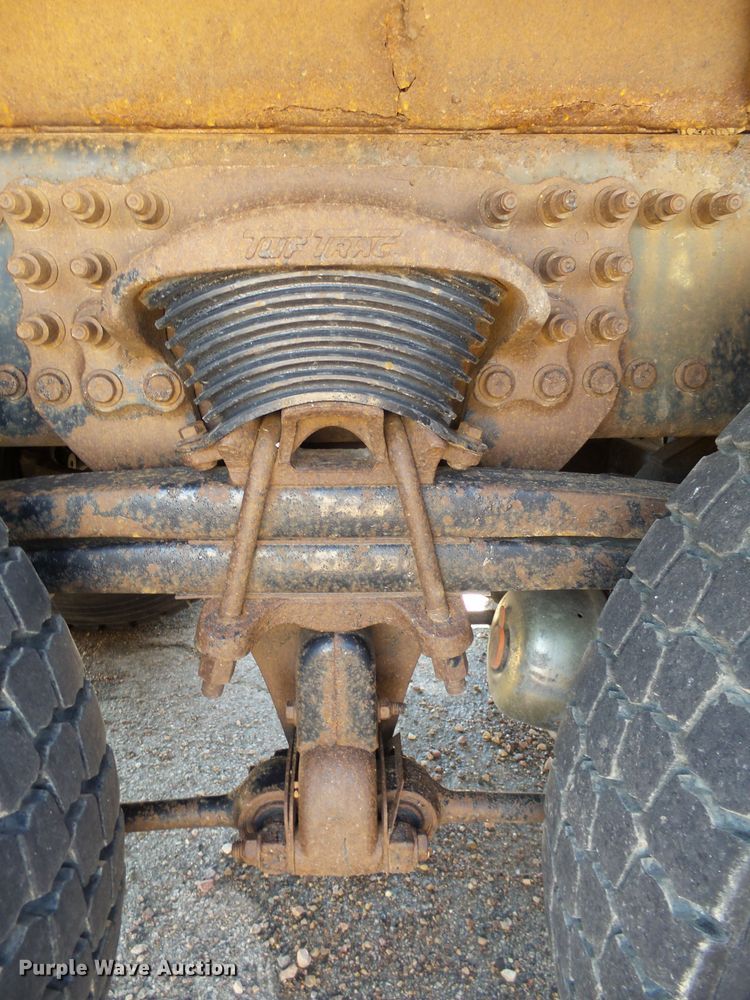 image for item EF9542 2001 Sterling LT9511 dump truck