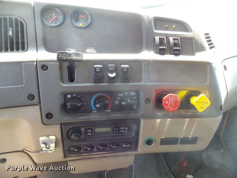 image for item EF9542 2001 Sterling LT9511 dump truck