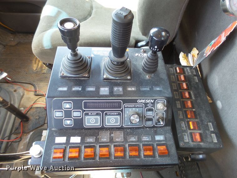 image for item EF9542 2001 Sterling LT9511 dump truck