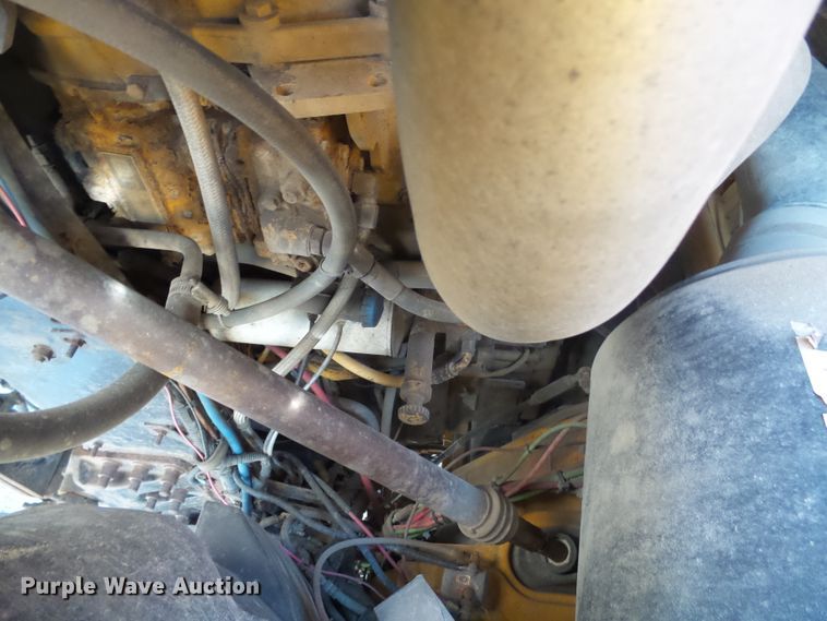 image for item EF9542 2001 Sterling LT9511 dump truck