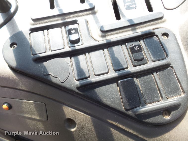 image for item EF9543 2006 Case MXU100 tractor