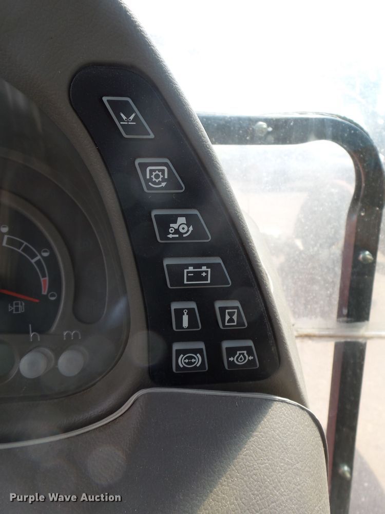 image for item EF9543 2006 Case MXU100 tractor