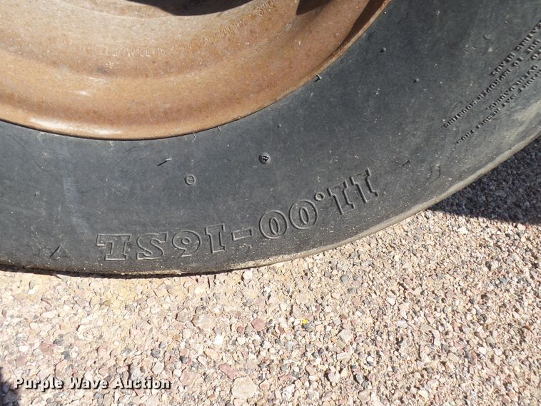 image for item EF9543 2006 Case MXU100 tractor