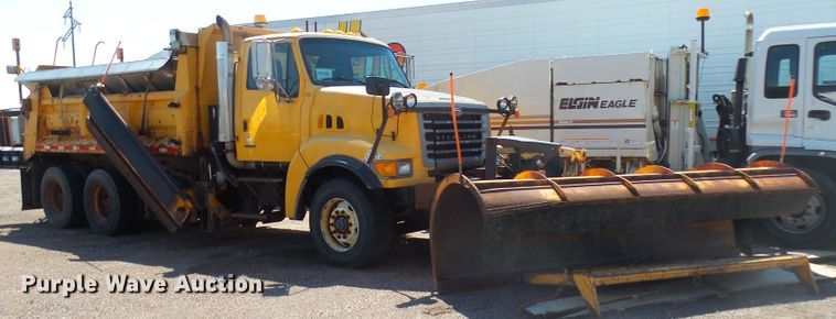 image for item EF9544 2001 Sterling LT9511 dump truck