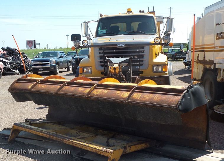 image for item EF9544 2001 Sterling LT9511 dump truck