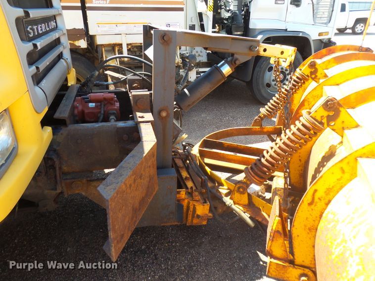 image for item EF9544 2001 Sterling LT9511 dump truck