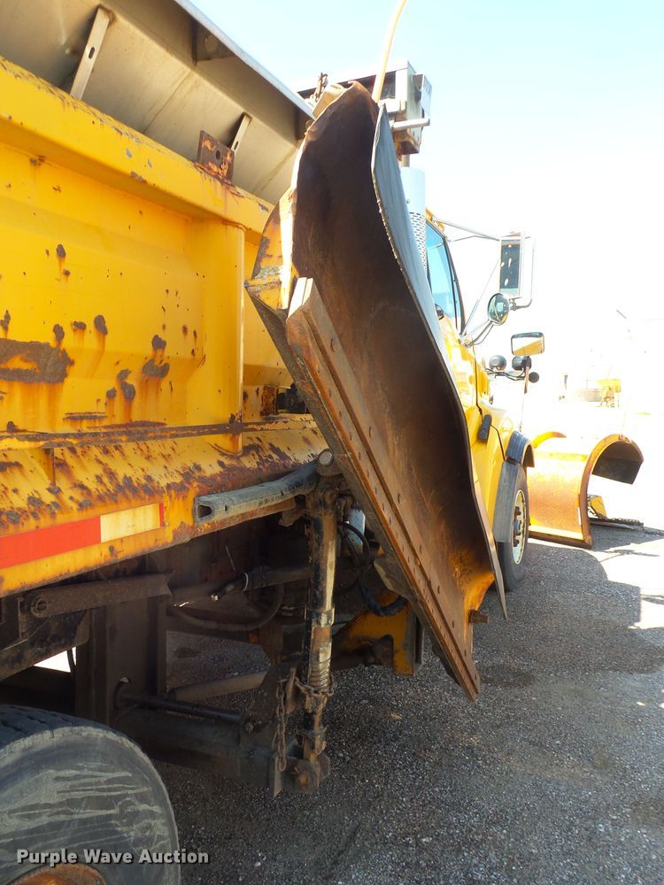 image for item EF9544 2001 Sterling LT9511 dump truck