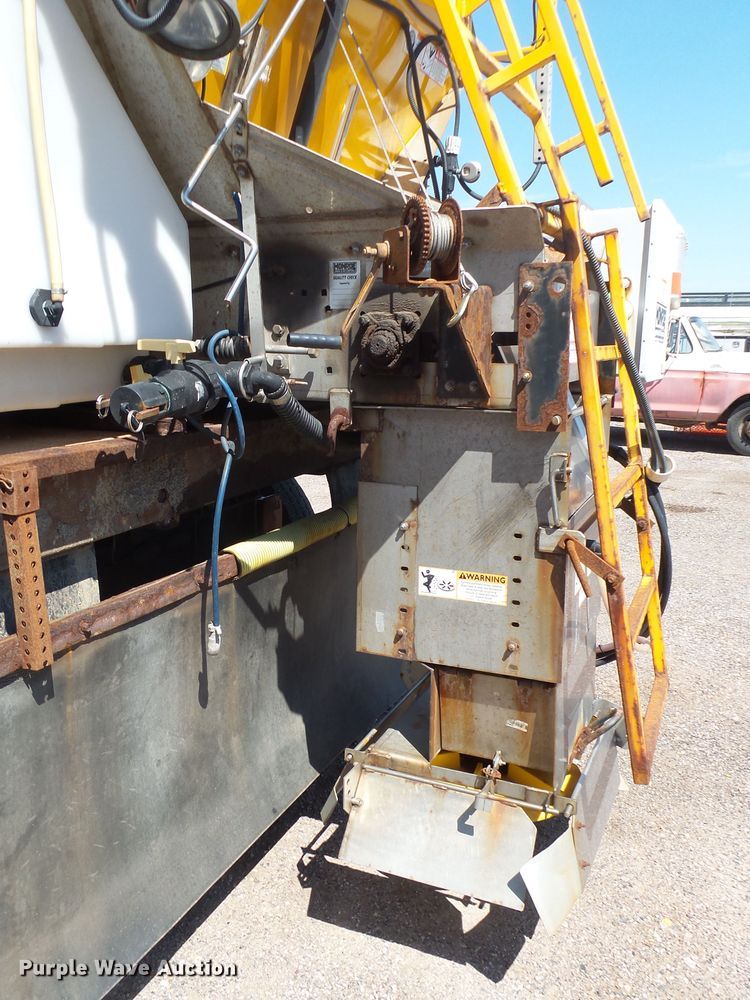 image for item EF9544 2001 Sterling LT9511 dump truck