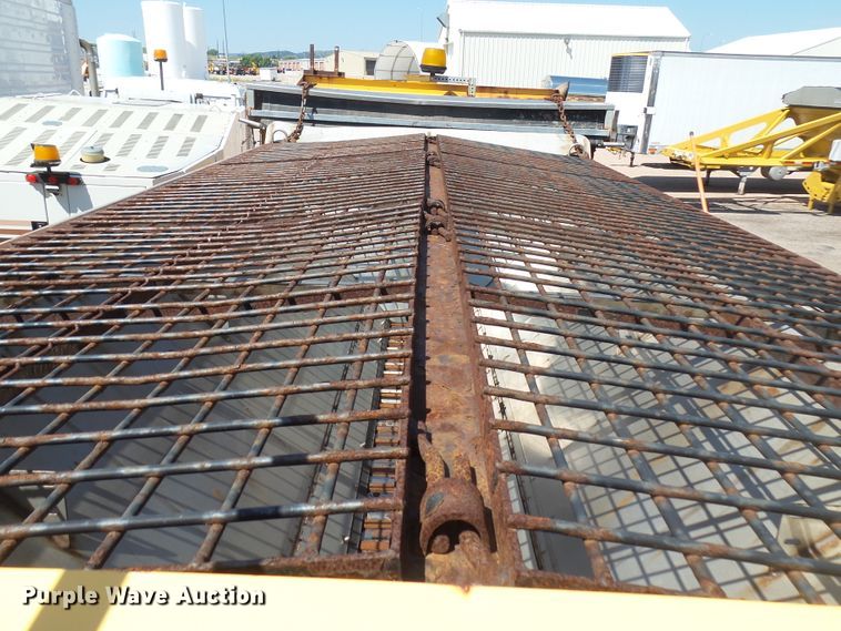 image for item EF9544 2001 Sterling LT9511 dump truck