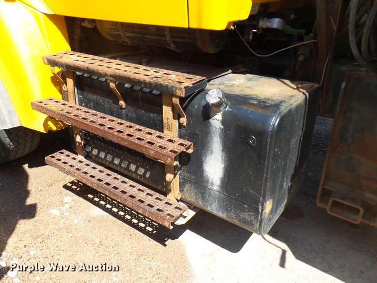 image for item EF9544 2001 Sterling LT9511 dump truck