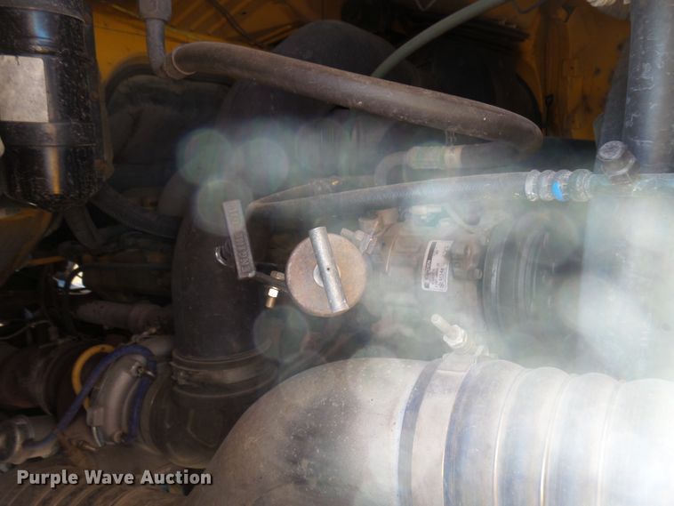 image for item EF9544 2001 Sterling LT9511 dump truck