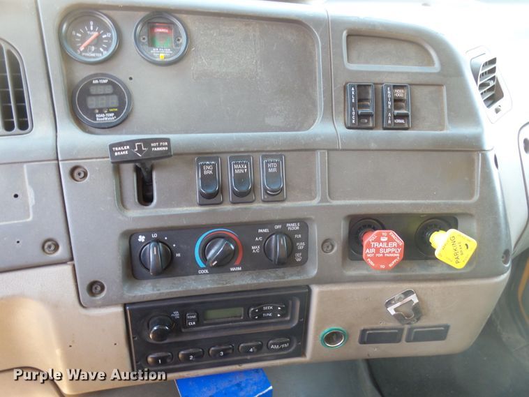 image for item EF9544 2001 Sterling LT9511 dump truck