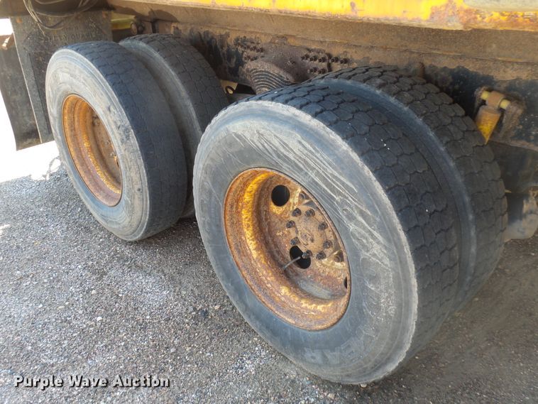 image for item EF9544 2001 Sterling LT9511 dump truck