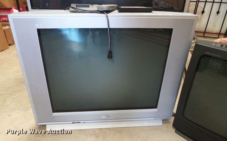 image for item EQ9175 (5) televisions