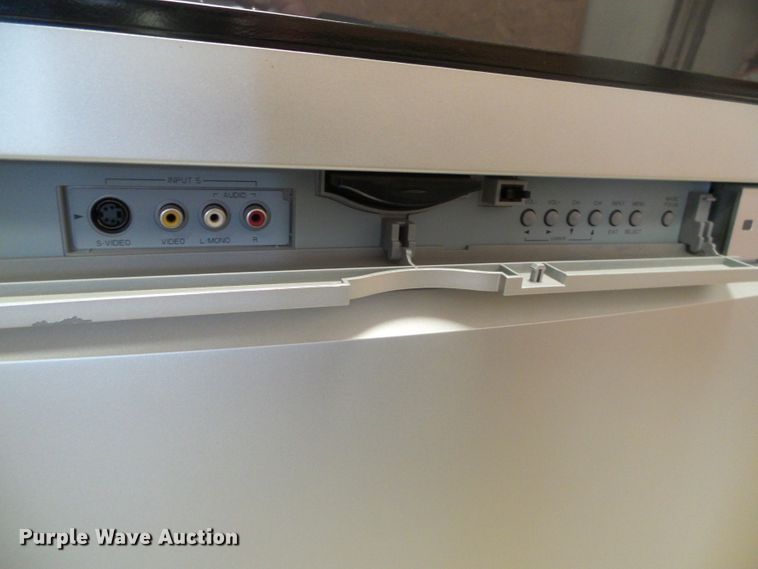 image for item EQ9175 (5) televisions