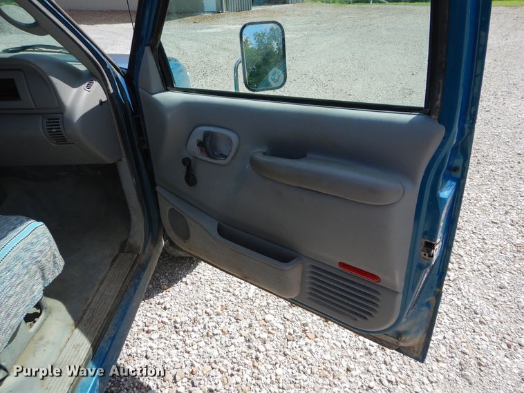 image for item FI9987 1998 Chevrolet K3500 dump flatbed pickup truck