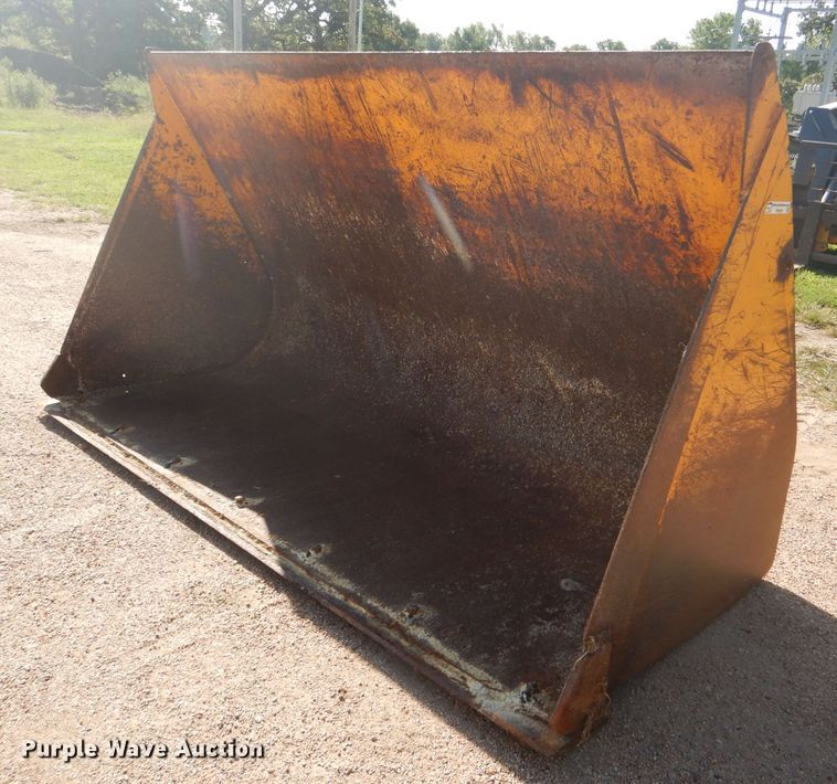 image for item FN9081 John Deere 95"W general purpose bucket