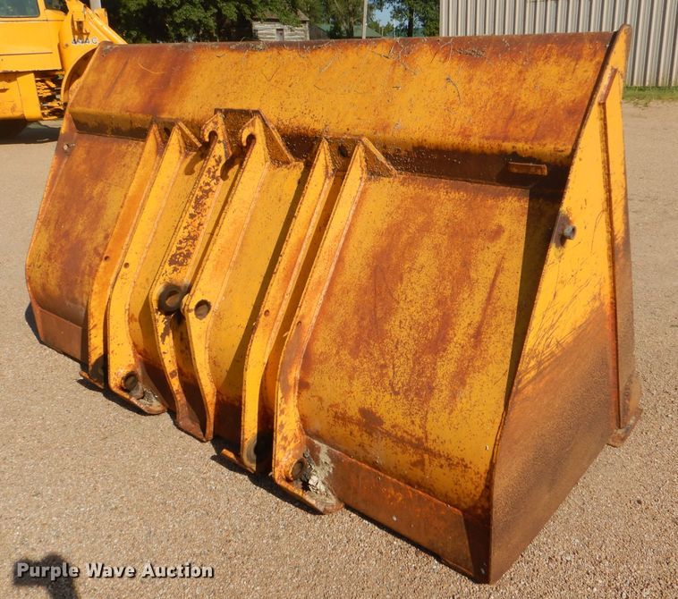 image for item FN9081 John Deere 95"W general purpose bucket