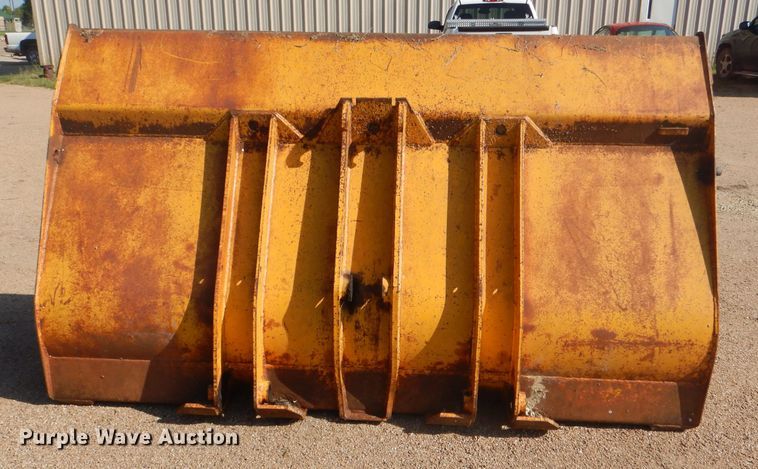 image for item FN9081 John Deere 95"W general purpose bucket