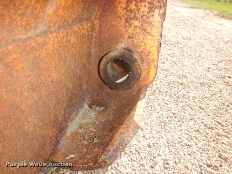 image for item FN9081 John Deere 95"W general purpose bucket