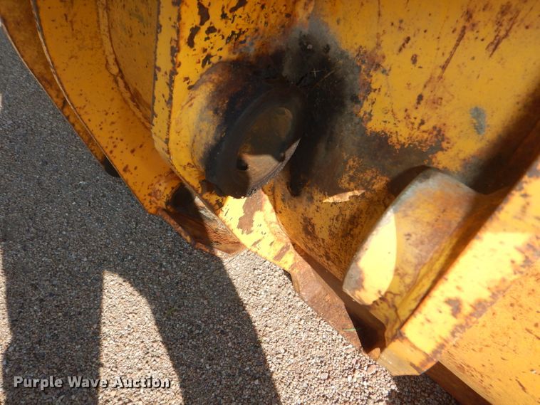 image for item FN9081 John Deere 95"W general purpose bucket