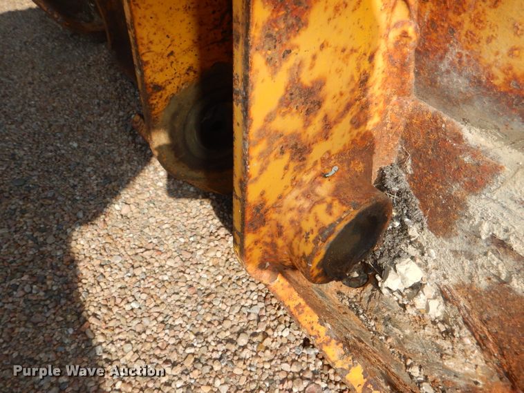 image for item FN9081 John Deere 95"W general purpose bucket