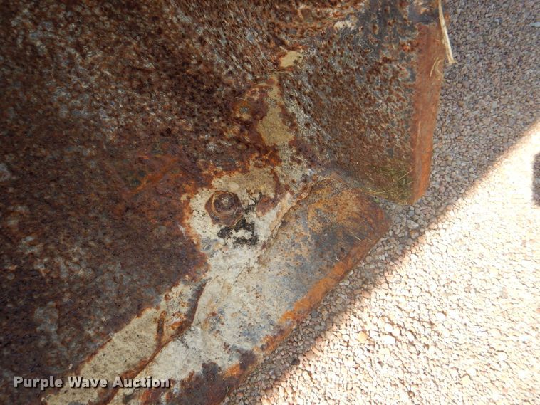 image for item FN9081 John Deere 95"W general purpose bucket