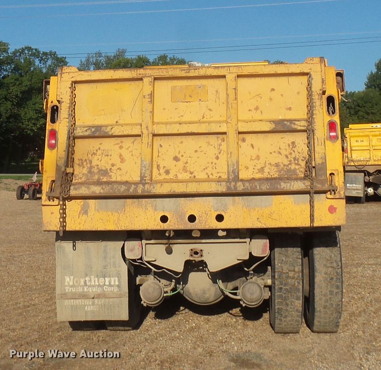 image for item FU9317 1998 International 2554 dump truck