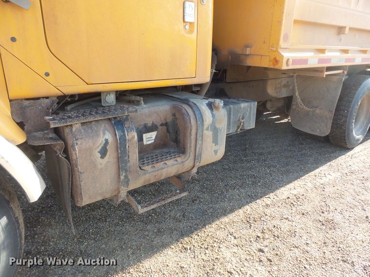 image for item FU9317 1998 International 2554 dump truck