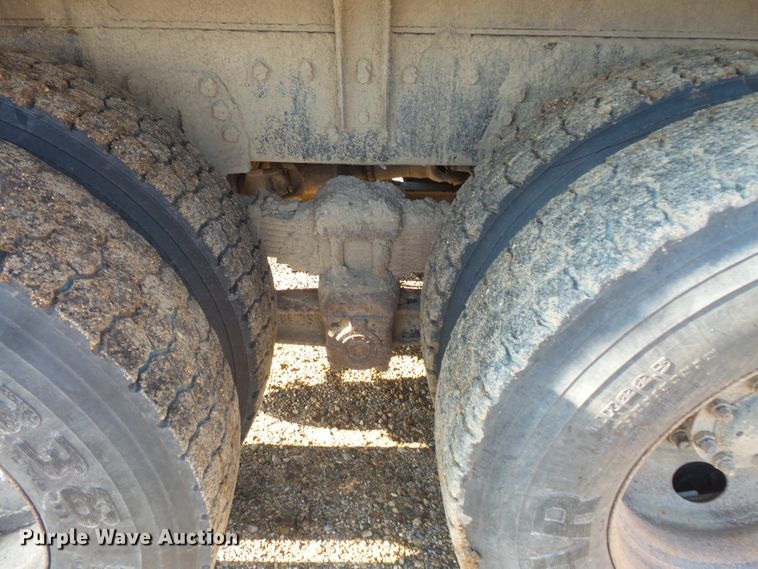 image for item FU9317 1998 International 2554 dump truck