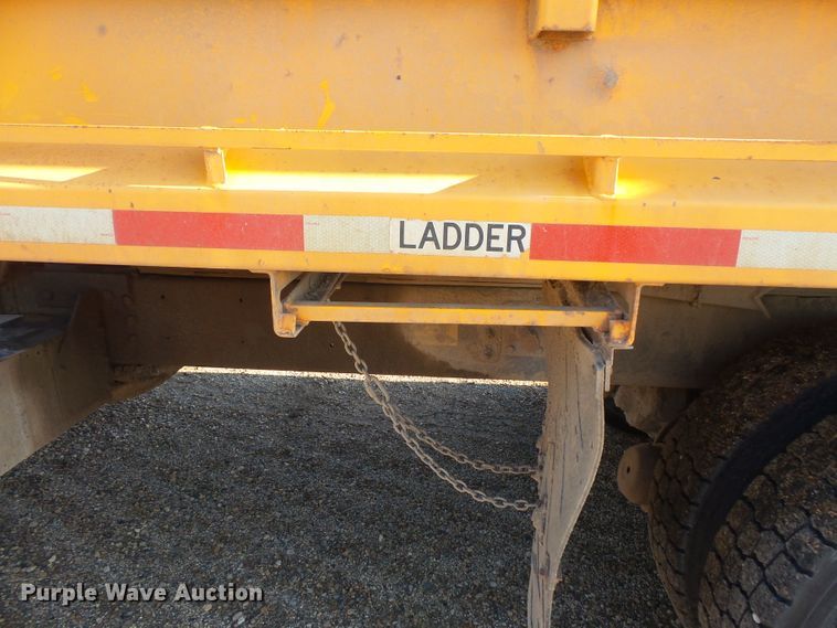 image for item FU9317 1998 International 2554 dump truck