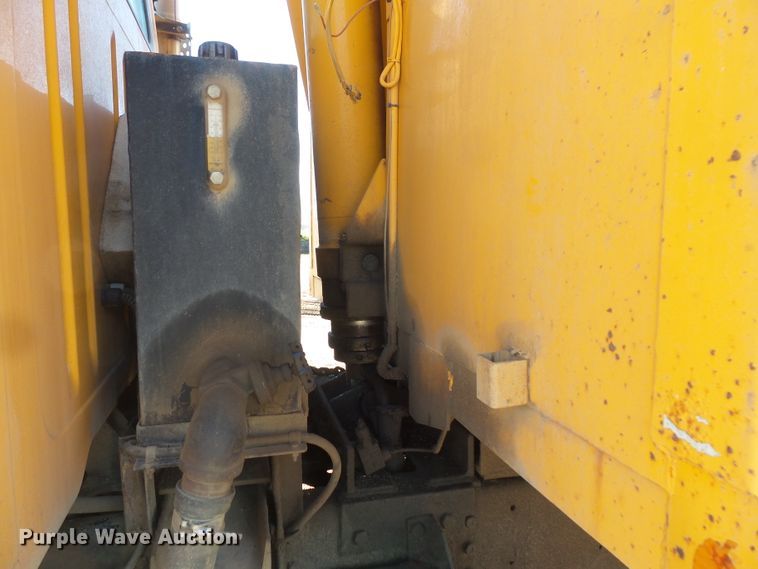 image for item FU9317 1998 International 2554 dump truck