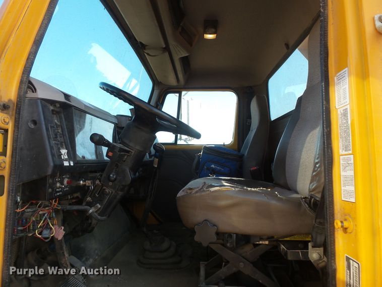 image for item FU9317 1998 International 2554 dump truck