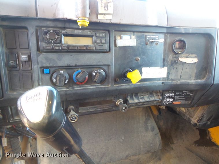 image for item FU9317 1998 International 2554 dump truck