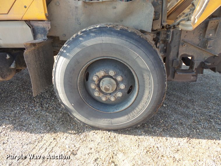 image for item FU9317 1998 International 2554 dump truck