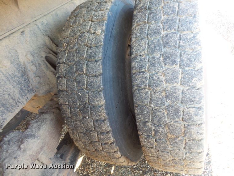 image for item FU9317 1998 International 2554 dump truck