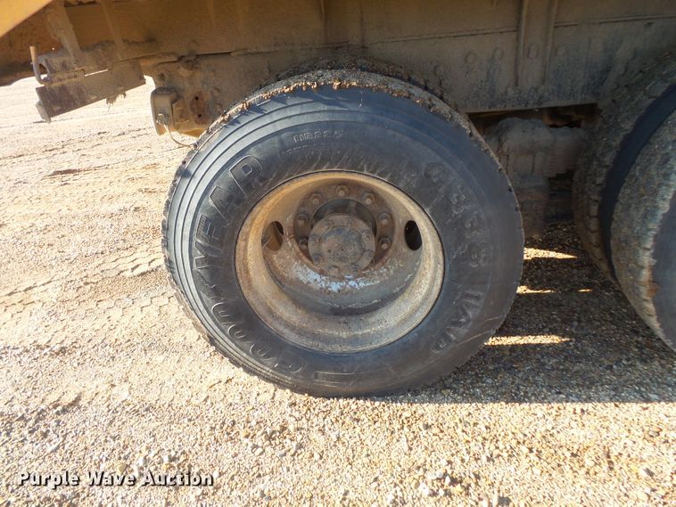 image for item FU9317 1998 International 2554 dump truck