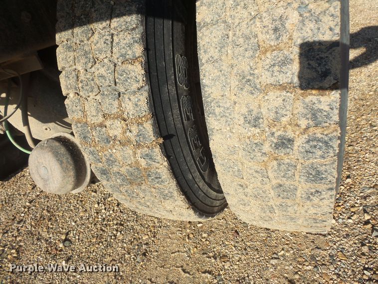 image for item FU9317 1998 International 2554 dump truck