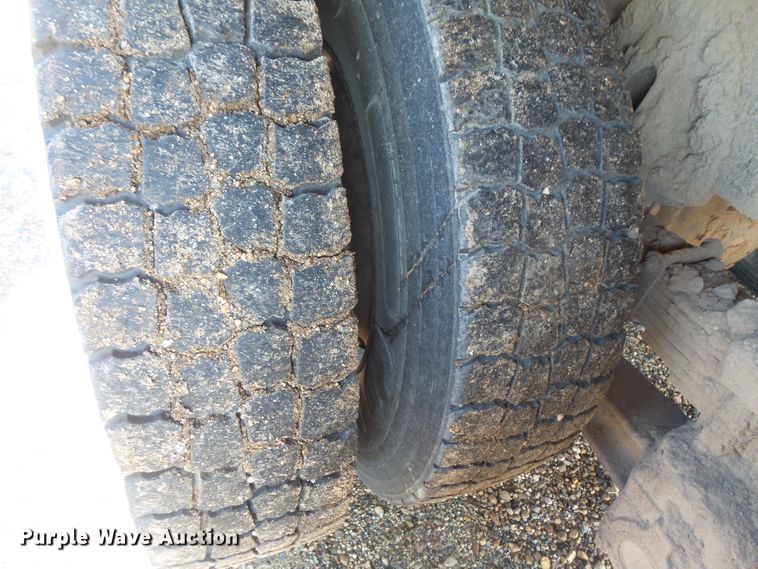 image for item FU9317 1998 International 2554 dump truck