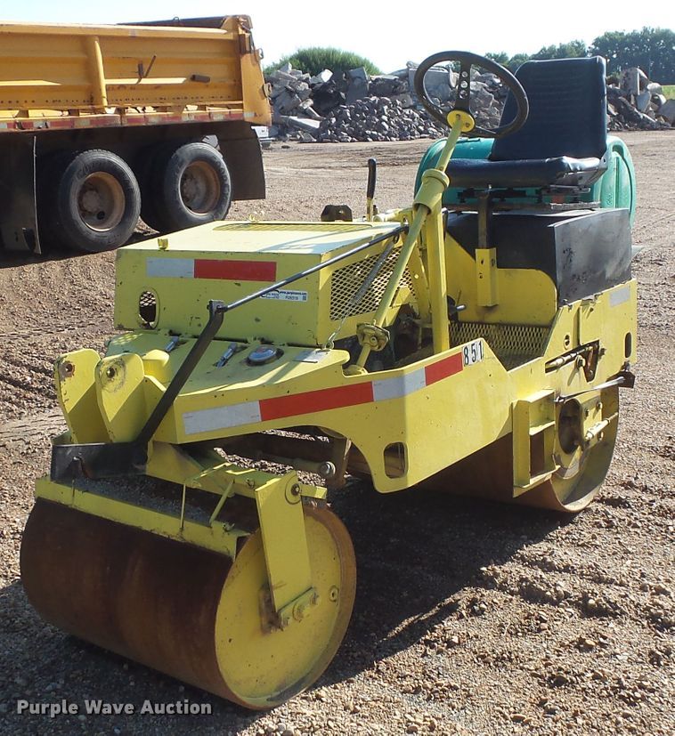 image for item FU9319 Mauldin 1450 double drum vibratory roller