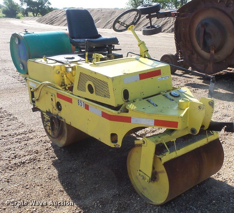 image for item FU9319 Mauldin 1450 double drum vibratory roller