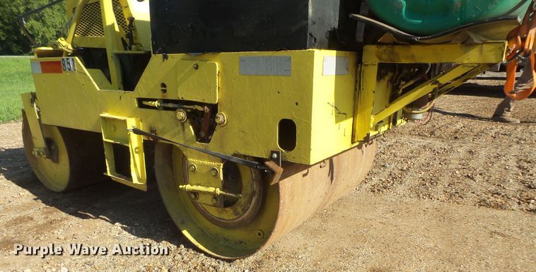 image for item FU9319 Mauldin 1450 double drum vibratory roller