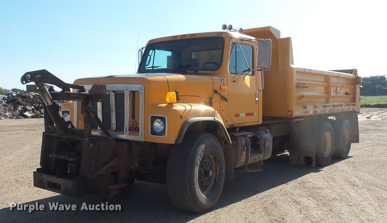 image for item FU9320 1998 International 2554 dump truck