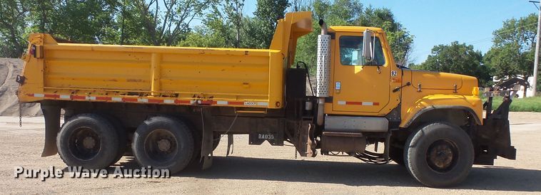 image for item FU9320 1998 International 2554 dump truck