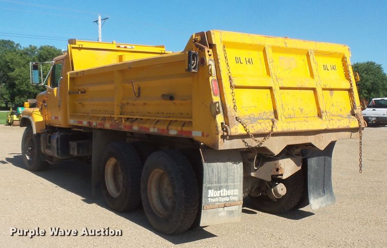 image for item FU9320 1998 International 2554 dump truck
