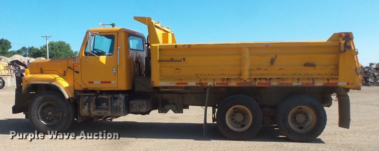 image for item FU9320 1998 International 2554 dump truck