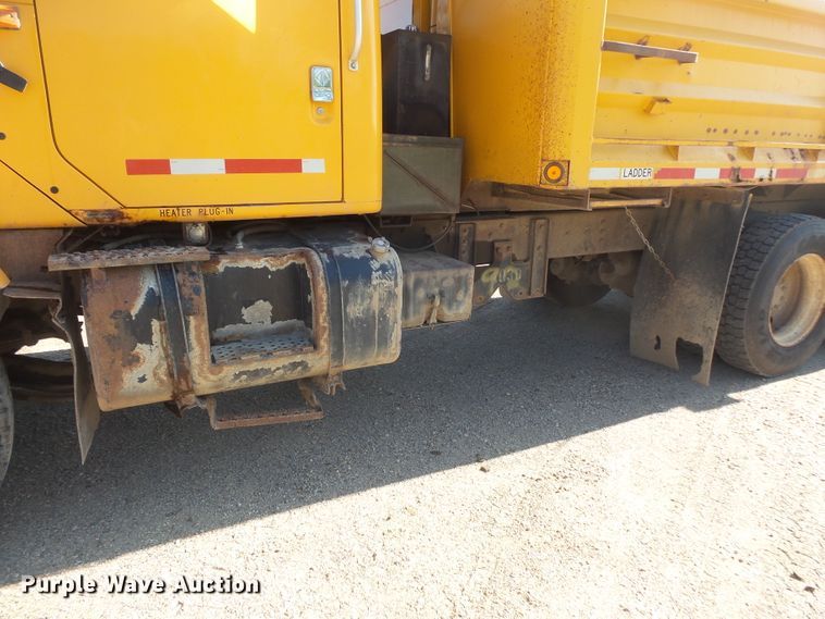 image for item FU9320 1998 International 2554 dump truck
