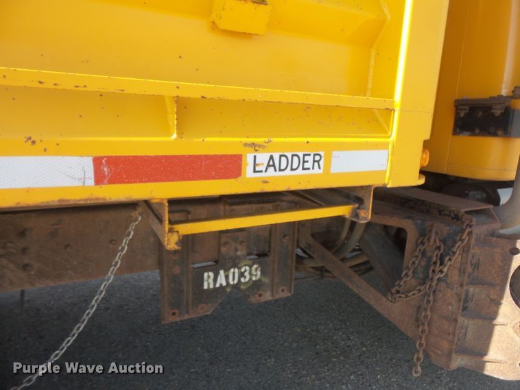 image for item FU9320 1998 International 2554 dump truck